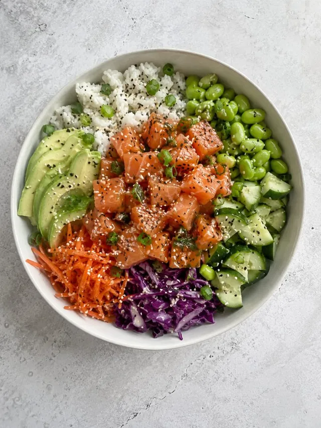 Salmon poke bowl